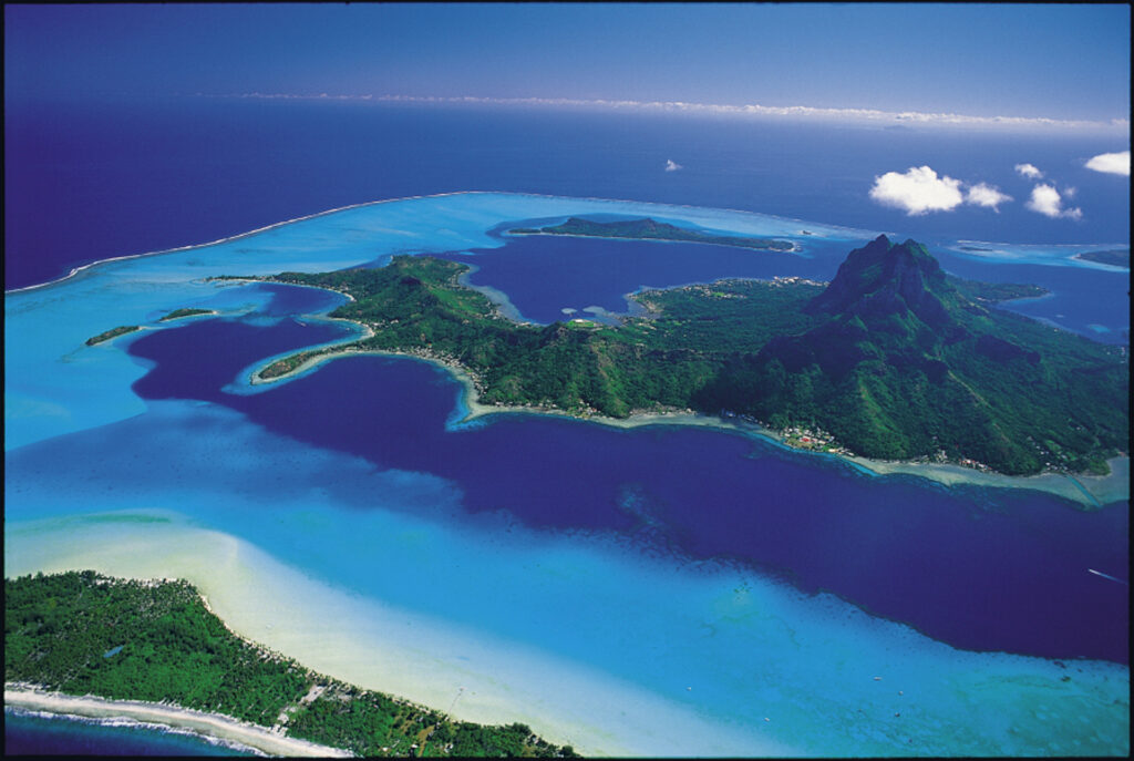 Flug über Bora Bora